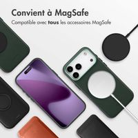 Accezz Coque arrière en cuir avec MagSafe Apple iPhone 17 Pro Max - Cedar Green