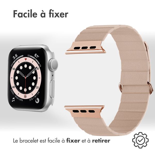 imoshion Bracelet en cuir magnétique Apple Watch Series 1 t/m 9 / SE (38/40/41 mm) | Series 10 / 11 (42 mm) - Beige