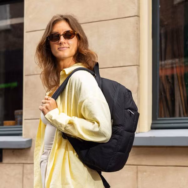 Selencia Sac à dos ordinateur portables Vaya Puffy 16 pouces - Midnight Black