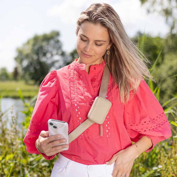 Selencia Cordon de téléphone avec petit sac - Beige