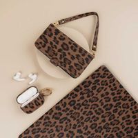 Selencia Étui de télephone portefeuille imprimé léopard Sabi Apple iPhone 15 - Mocha Brown