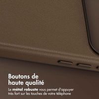 Accezz Coque arrière en cuir avec MagSafe Apple iPhone 17 Pro Max - Marron café