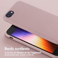 Selencia Coque silicone avec cordon amovible Apple iPhone SE (2022 / 2020) / 8 / 7 - Sand Pink