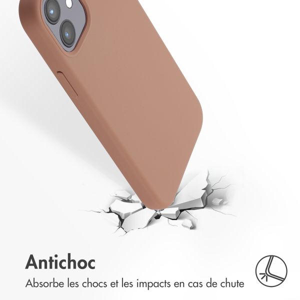 Accezz Coque Liquid Silicone avec MagSafe Apple iPhone 12 (Pro) - Lichtbruin