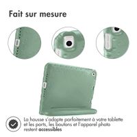 imoshion Coque kidsproof avec poignée Apple iPad 9 (2021) 10.2 pouces / iPad 8 (2020) 10.2 pouces / iPad 7 (2019) 10.2 pouces - Olive Green
