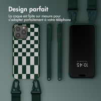 Selencia Coque design en silicone avec cordon amovible Apple iPhone 15 Pro Max - Irregular Check Green