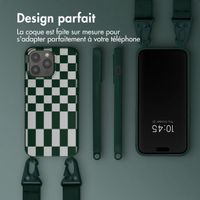 Selencia ﻿Coque design en silicone avec cordon amovible iPhone 15 Pro Max - Irregular Check Green