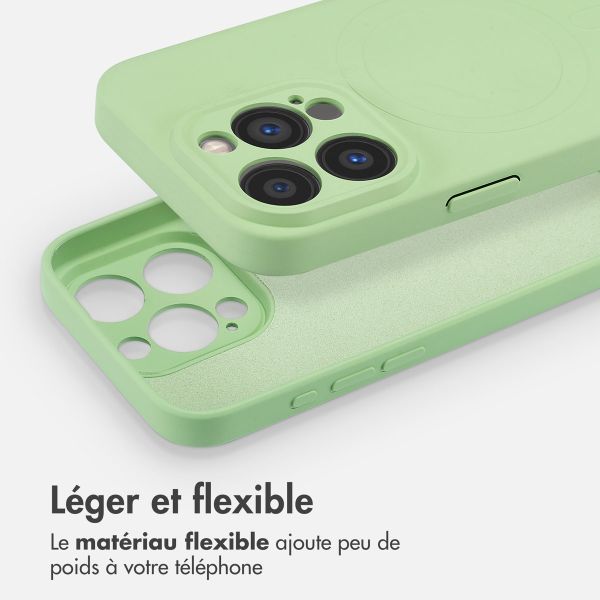 imoshion Coque Couleur avec MagSafe iPhone 15 Pro - Vert