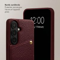 Selencia Coque de télephone Nova avec cordon et porte-cartes Samsung Galaxy S26 - Bold Burgundy