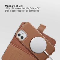 Selencia Étui portefeuille amovible Olyn avec MagSafe Apple iPhone 12 (Pro) - Marron