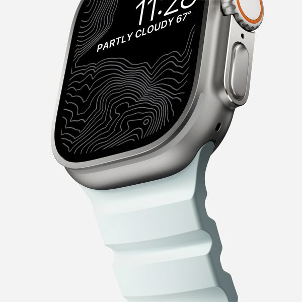 Nomad Bracelet Rocky Point Apple Watch Series 1 t/m 11 / SE / Ultra (44/45/46/49 mm) - Icy Blue Glow TItanium