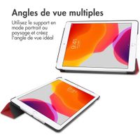 imoshion Coque tablette Trifold Apple iPad 9 (2021) 10.2 pouces / iPad 8 (2020) 10.2 pouces / iPad 7 (2019) 10.2 pouces - Rouge