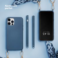 Selencia Coque avec dragonne de luxe iPhone 12 (Pro) - Bleu