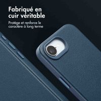 Accezz Coque arrière en cuir avec MagSafe Apple iPhone 16e - Nightfall Blue