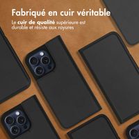 Accezz Étui de télephone Slim Folio en cuir de qualité supérieure Apple iPhone 15 Pro - Noir