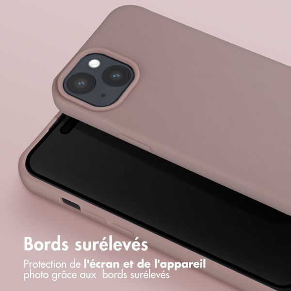 Selencia Coque silicone avec cordon amovible iPhone 15 - Sand Pink