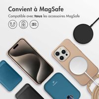 imoshion Coque arrière Color avec cordon amovible et MagSafe Apple iPhone 15 Pro Max - Nude