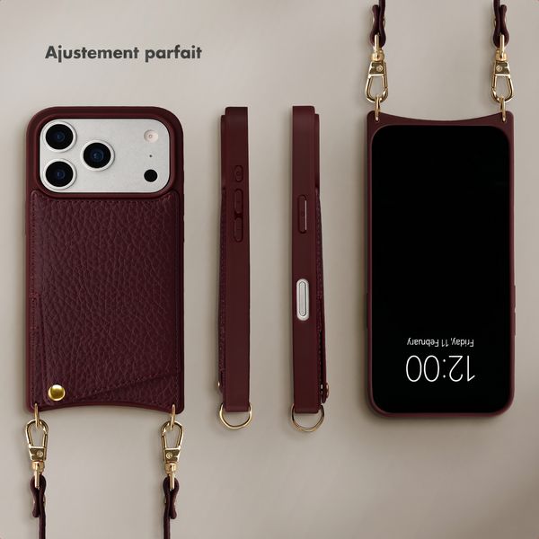 Selencia Coque de télephone Nova avec cordon et porte-cartes Apple iPhone 17 Pro - Bold Burgundy