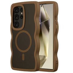 Selencia Coque arrière Wavy avec MagSafe Samsung Galaxy S24 Ultra - Mocha Brown