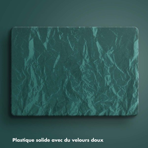 Selencia Coque en velours MacBook Air 13 pouces (2022) / Air 13 pouces (2024) M3 chip - A2681 / A3113 - Vert foncé