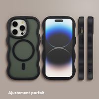Selencia Coque arrière Wavy avec MagSafe Apple iPhone 14 Pro - Noir