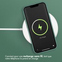 Accezz Coque Liquid Silicone Apple iPhone 13 - Vert foncé