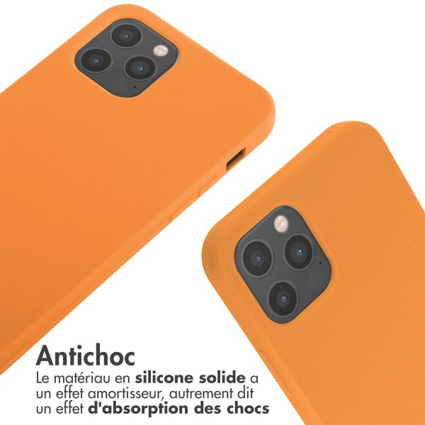 imoshion Coque en silicone avec cordon Apple iPhone 12 (Pro) - Orange