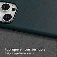 Accezz Coque MagSafe en cuir vintage Apple iPhone 15 Pro Max - Smokey Green