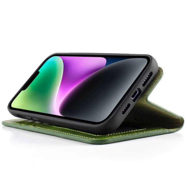 Wachikopa Étui de téléphone portefeuille Magic 2-in-1 iPhone 14 - Forest Green