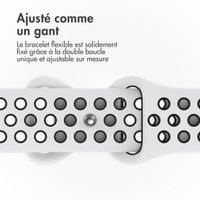 imoshion Bracelet sport⁺ Apple Watch Series 1 á 9 / SE (38/40/41 mm) | Series 10 / 11 (42 mm) - Taille M/L - Pure Platinum & Black