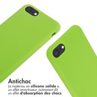 imoshion Coque en silicone avec cordon Apple iPhone SE (2022 / 2020) / 8 / 7 - Fluor Groen