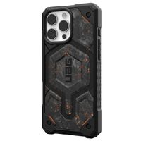 UAG Coque arrière Monarch Pro Apple iPhone 16 Pro Max - Forged Carbon