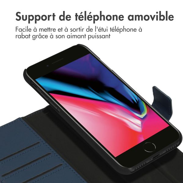 Accezz Étui de téléphone portefeuille en cuir de qualité supérieure 2 en 1 iPhone SE (2022 / 2020) / 8 / 7 / 6(s) - Bleu foncé