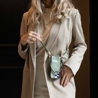 Selencia Coque de télephone Nova Croco avec cordon et porte-cartes Apple iPhone 16 - Sage Green