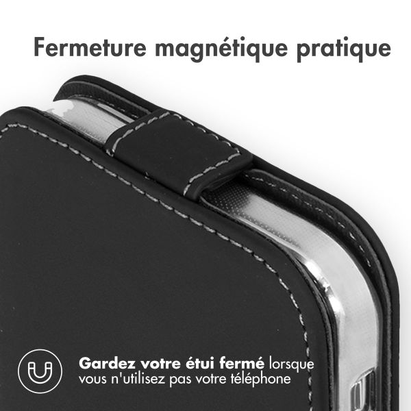 Accezz Étui à rabat Apple iPhone 13 - Noir