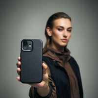 Decoded Coque en cuir MagSafe Apple iPhone 17 - Chocolate Brown