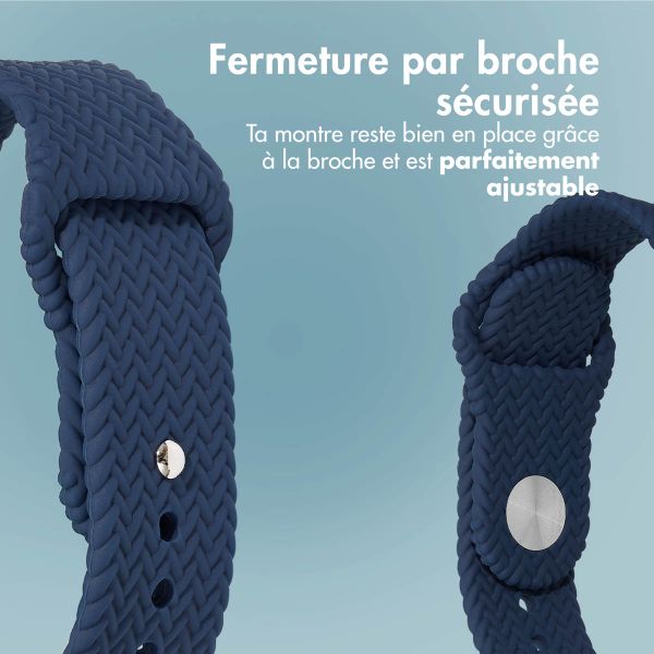 imoshion Bracelet en silicone tressé Apple Watch Series 1 à 9 / SE (38/40/41 mm) | Series 10 (42 mm) - Bleu foncé