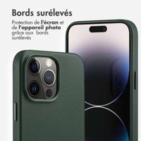 Accezz Coque arrière en cuir avec MagSafe iPhone 14 Pro Max - Cedar Green