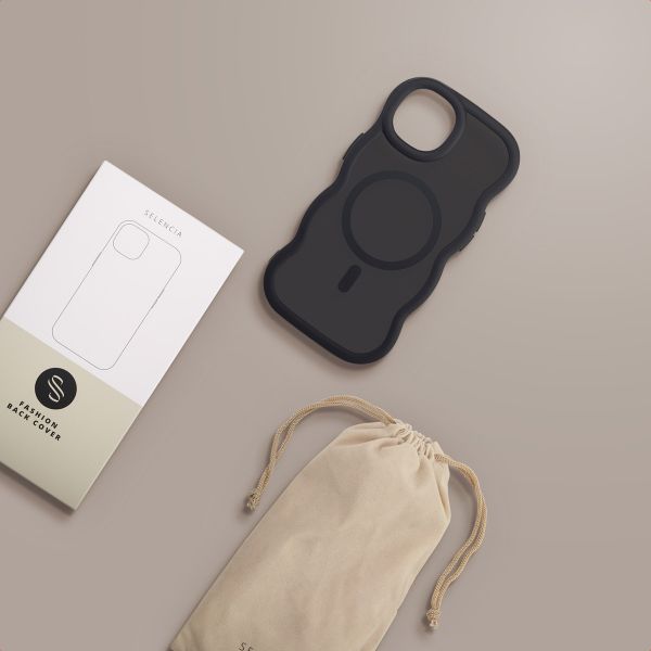 Selencia Coque arrière Wavy avec MagSafe Apple iPhone 14 / 13 - Noir