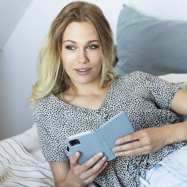 Selencia Étui portefeuille en cuir véritable Samsung Galaxy S21 Plus - Air Blue