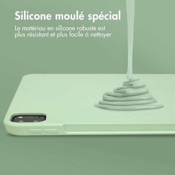 Accezz Coque Liquid Silicone avec porte-stylet Apple iPad Pro 12.9 (2022) / Pro 12.9 (2021) / Pro 12.9 (2020) - Vert clair