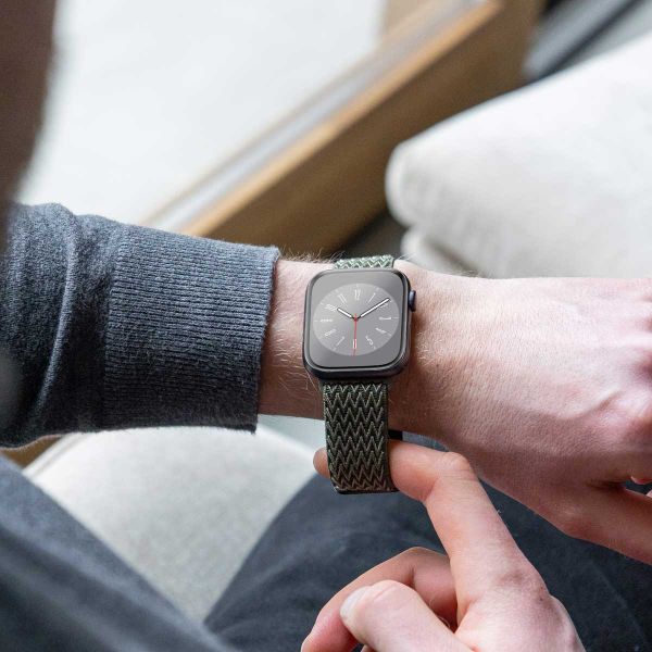 imoshion Bracelet en nylon élastique Apple Watch Series 1 t/m 9 / SE (38/40/41 mm) | Series 10 / 11 (42 mm) - Vert foncé
