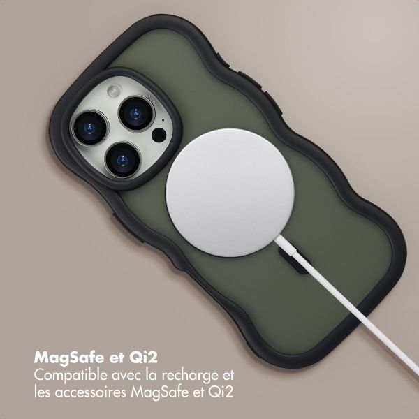 Selencia Coque arrière Wavy avec MagSafe Apple iPhone 16 Pro - Noir