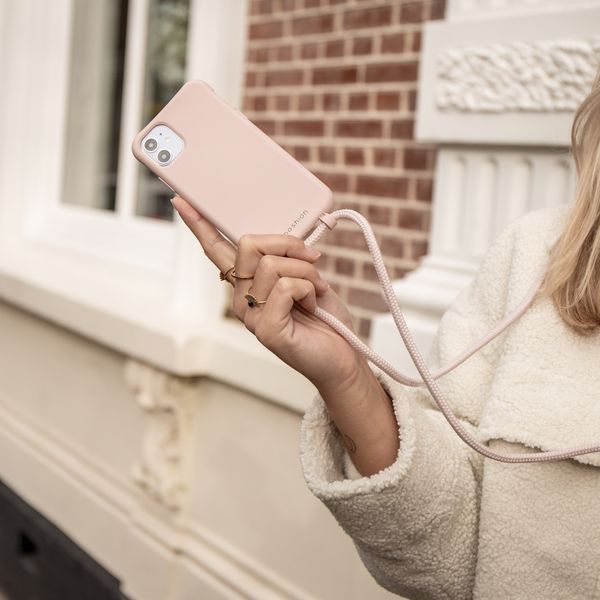 imoshion Coque de couleur avec cordon amovible Apple iPhone 12 (Pro) - Rose