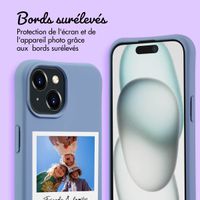 Coque de couleur personnalisée MagSafe avec cordon amovible  et Polaroid iPhone 15 - Ash Blue