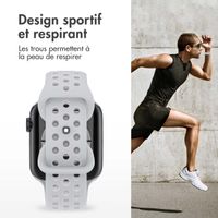 imoshion Bracelet sport⁺ Apple Watch Series 1 á 10 / SE / Ultra (2) (44/45/46/49 mm) - Taille S/M - Pure Platinum & White