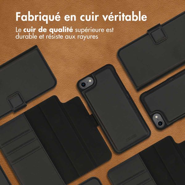 Accezz Étui de téléphone portefeuille en cuir de qualité supérieure 2 en 1 Apple iPhone SE (2022 / 2020) / 8 / 7 / 6(s) - Noir