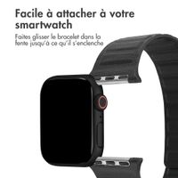 Accezz Bracelet en cuir véritable magnétique Apple Watch | 38/40/41/42 mm - Noir