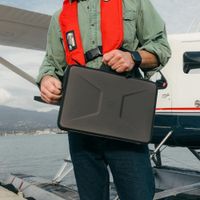 UAG Pochette ordinateur Civilian Shock avec Poignée 14 pouces - Large - Noir