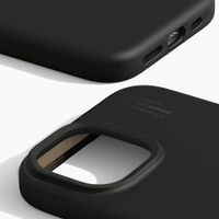 iDeal of Sweden Coque en silicone avec MagSafe Apple iPhone 17e / 16e / 15 / 14 / 13 - Black